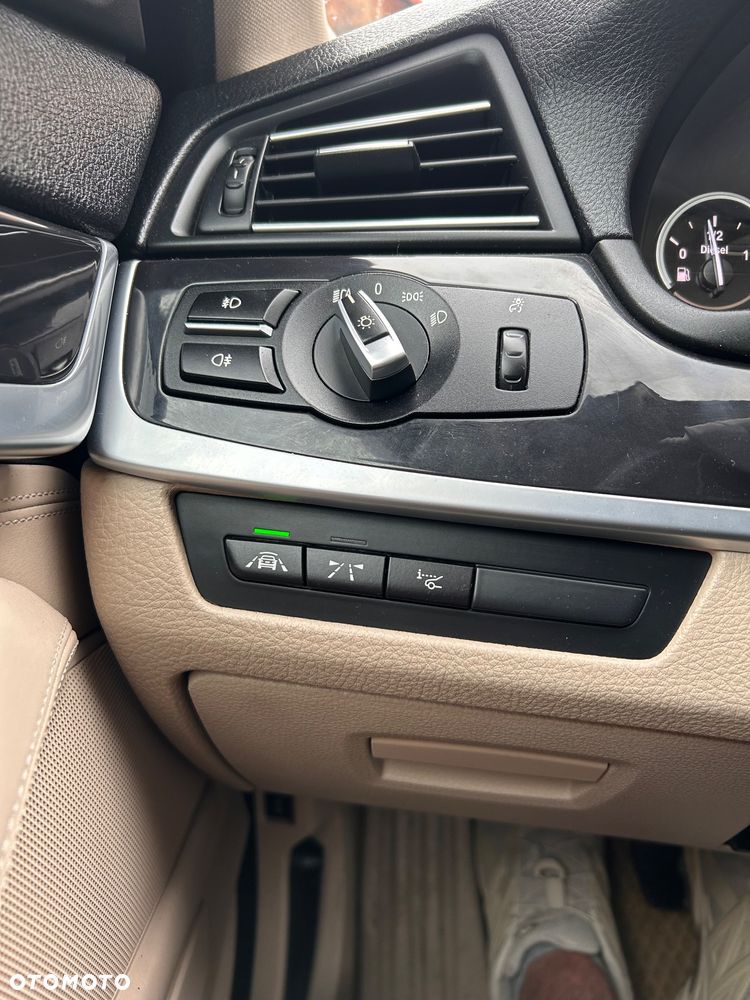 BMW Seria 5 530d xDrive Modern Line - 15