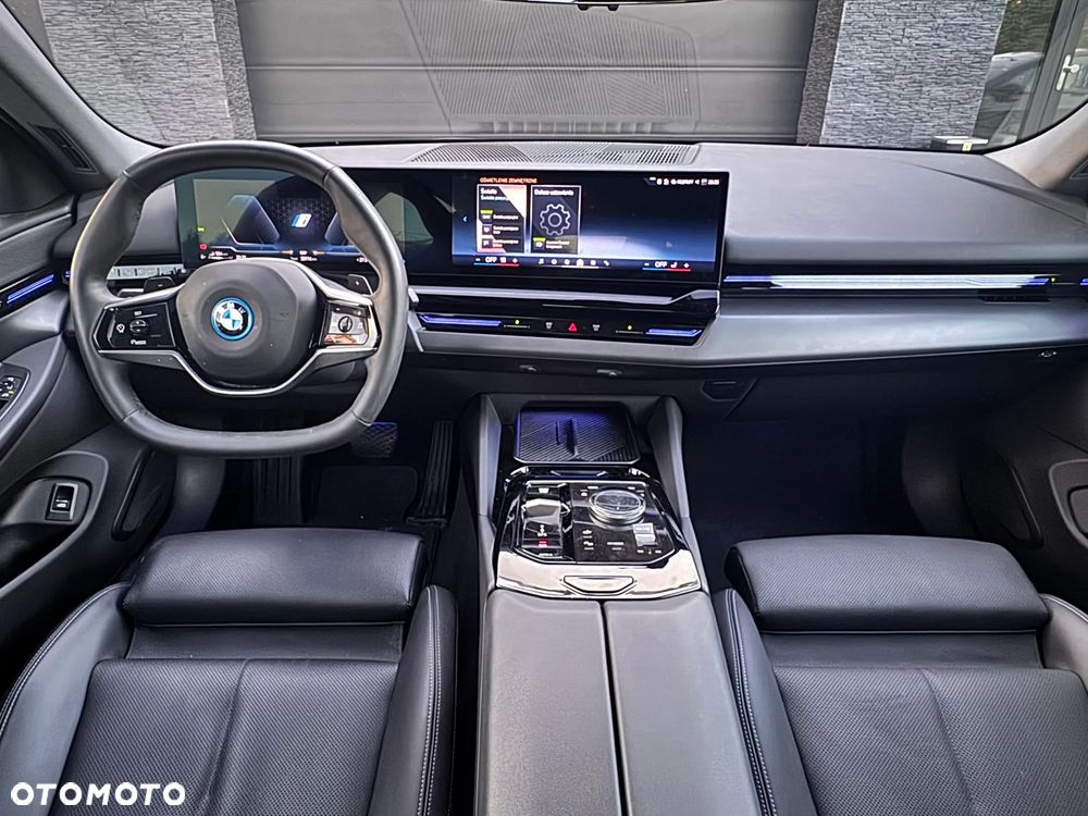 BMW Seria 5 530e - 13
