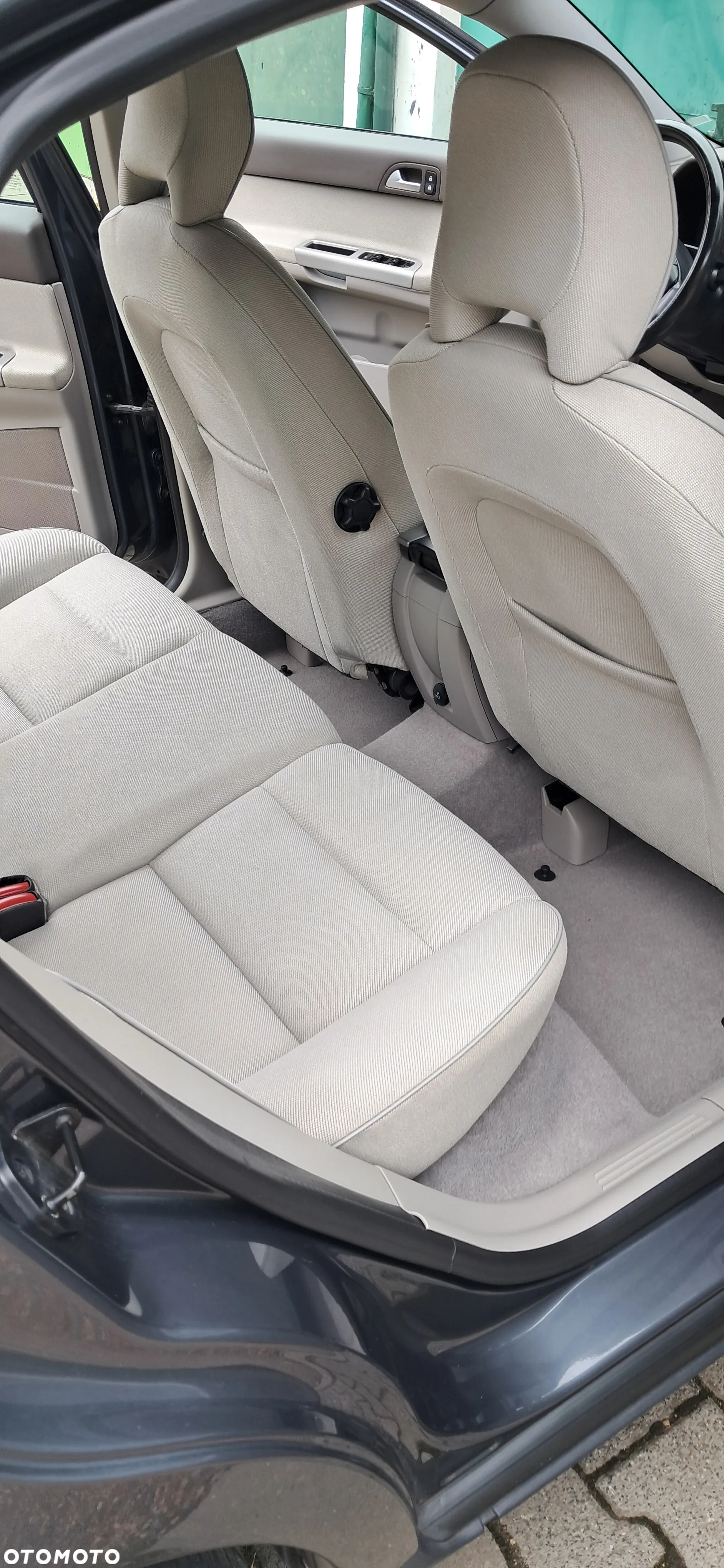 Volvo S40 1.6 - 15