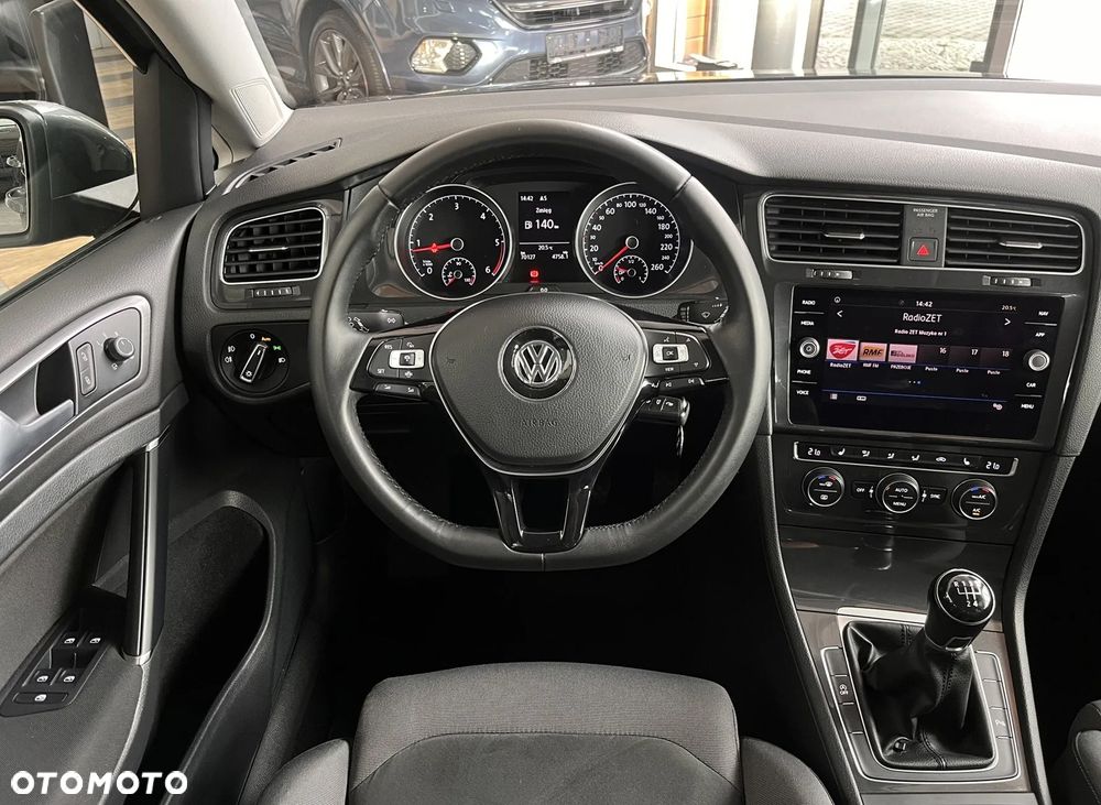 Volkswagen Golf - 15