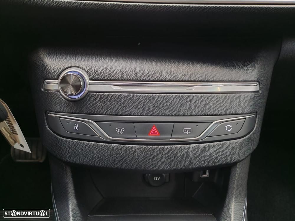 Peugeot 308 1.5 BlueHDi Style J17 EAT8 - 23