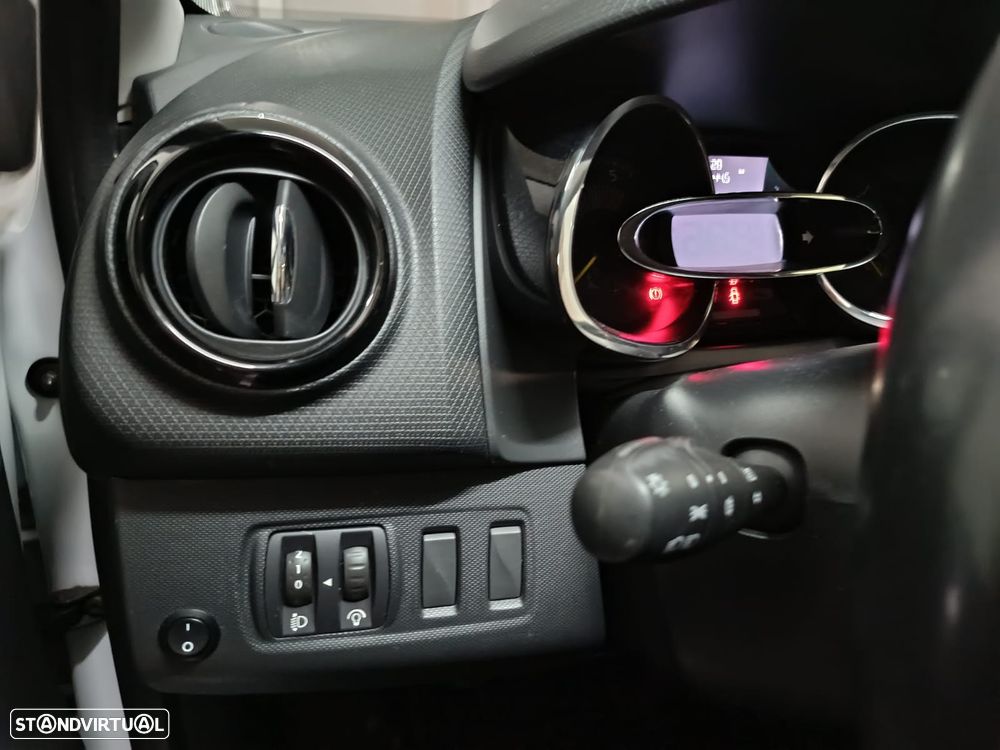 Renault Clio Cargo ENERGY dCi 75 Extra - 23