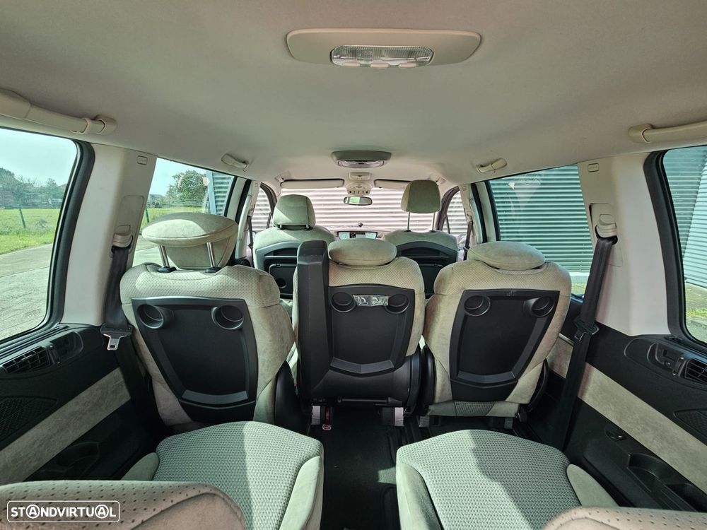 Peugeot 807 2.2 HDi Navteq - 51