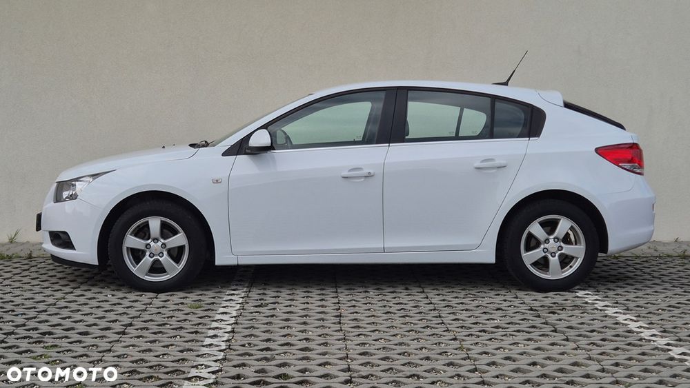 Chevrolet Cruze 1.6 LT+ - 23