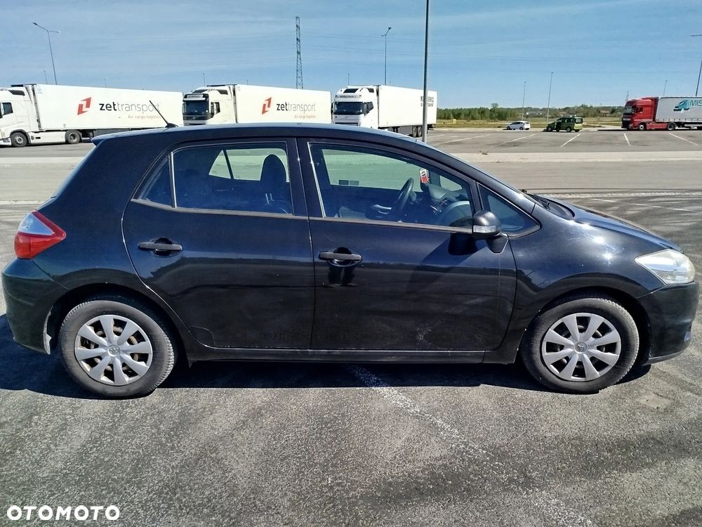 Toyota Auris 1.4 D-4D Luna - 4
