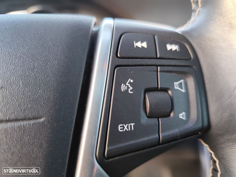 Volvo V60 2.4 D6 R-Design AWD Phev - 16