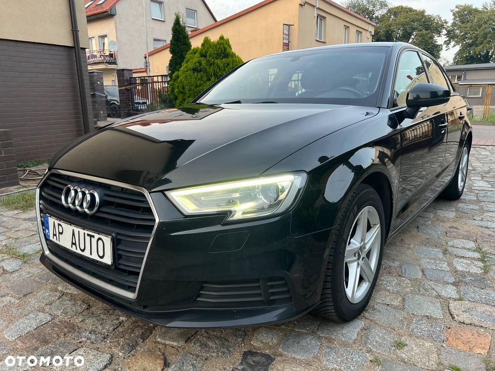 Audi A3 Sportback - 1