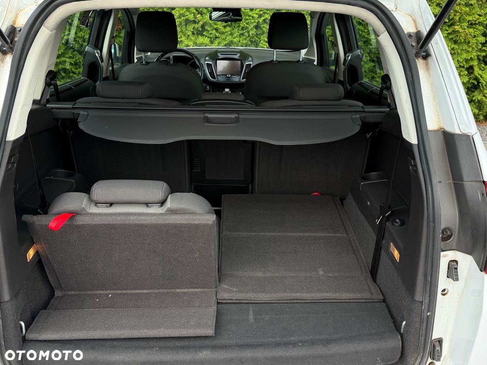 Ford Grand C-MAX - 11