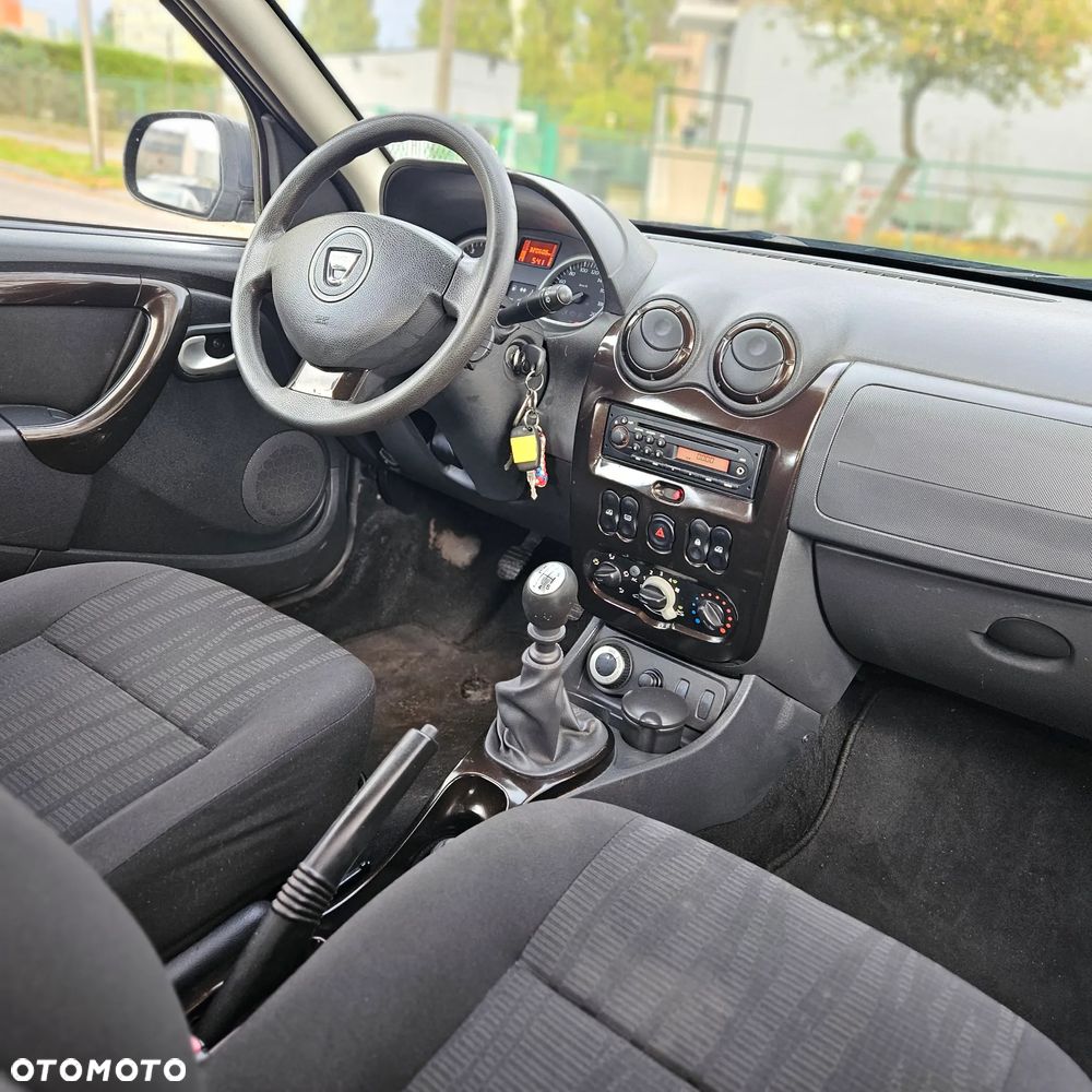 Dacia Duster 1.6 Laureate 4x4 - 19