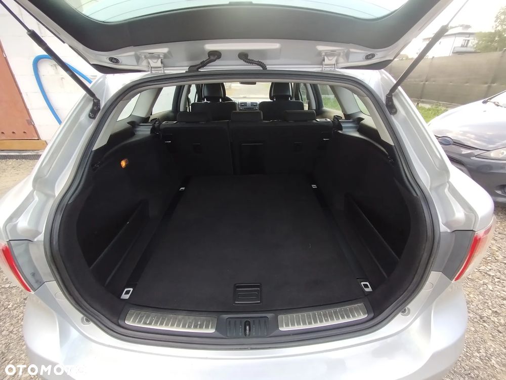 Toyota Avensis 1.8 Sol plus - 9