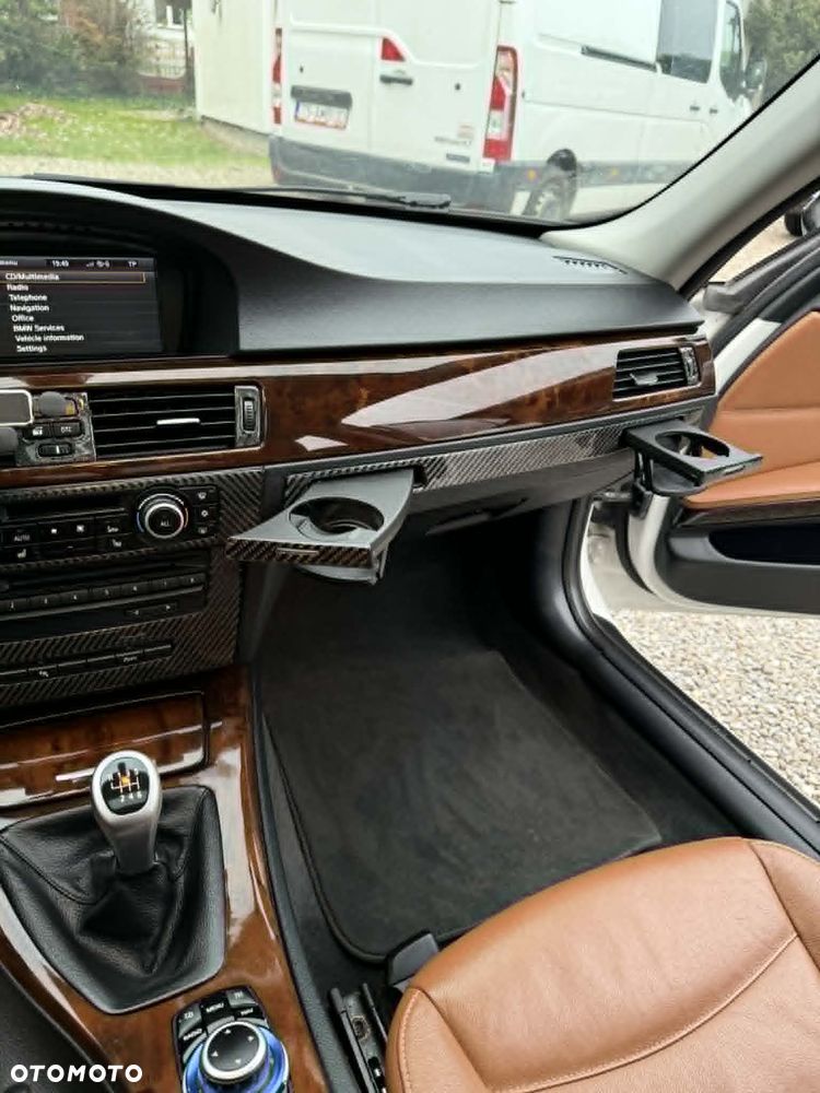 BMW Seria 3 318i - 17