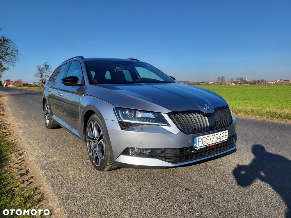 Skoda Superb 2.0 TDI Sportline DSG - 35