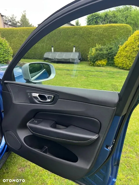 Volvo XC 60 D4 AWD R-Design - 14
