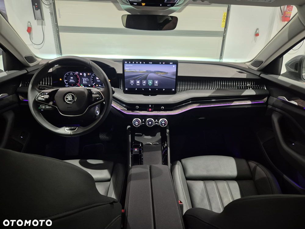 Skoda Superb 2.0 TDI L&K DSG - 8