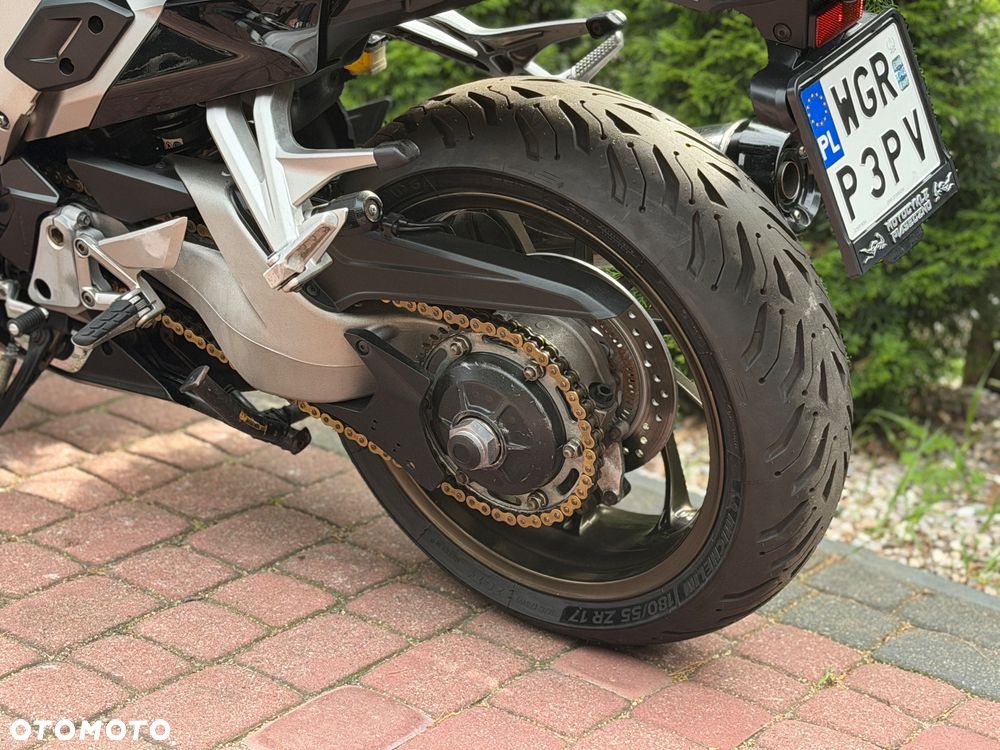 Honda VFR - 21