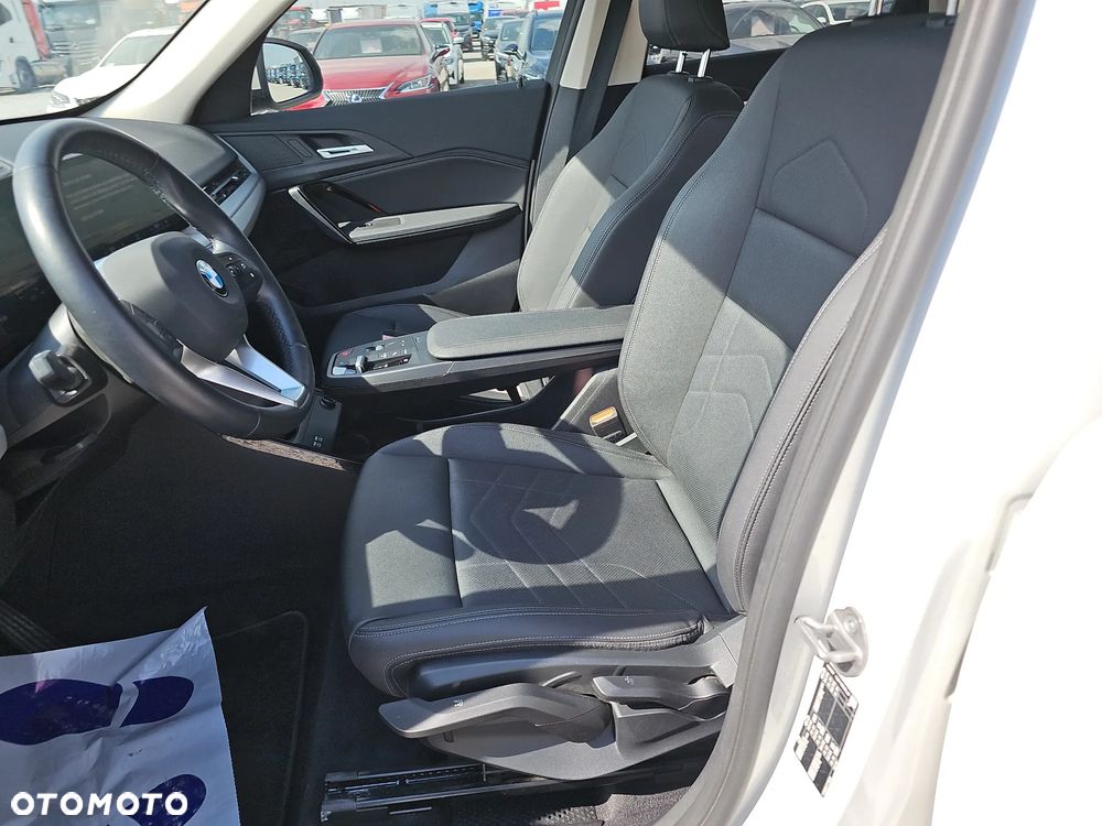 BMW X1 sDrive18i xLine - 25