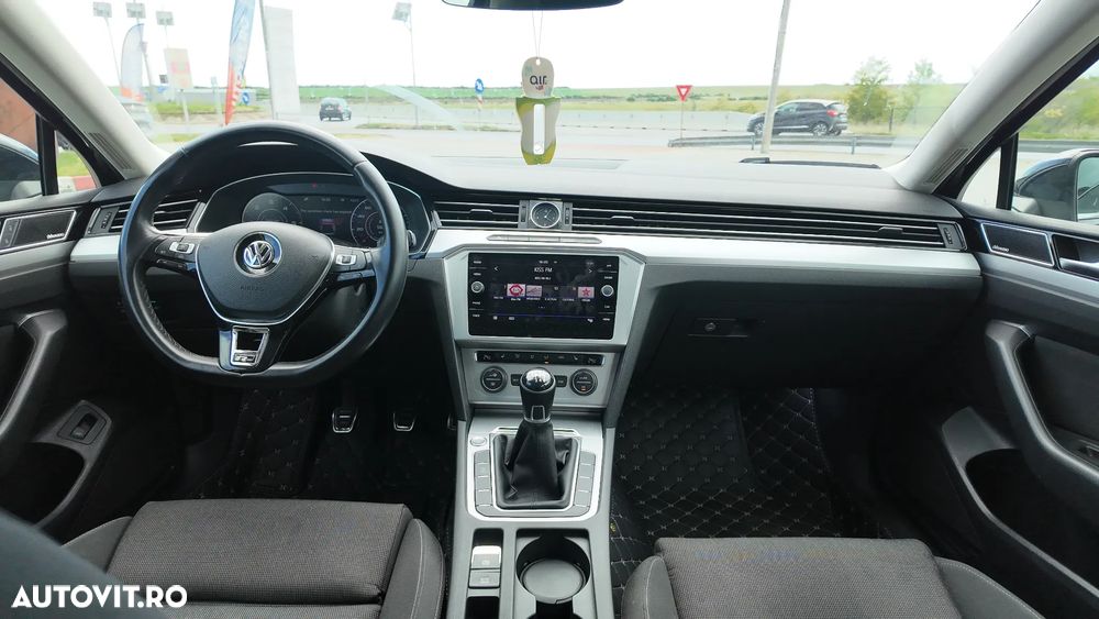 Volkswagen Passat 2.0 TDI Comfortline - 7