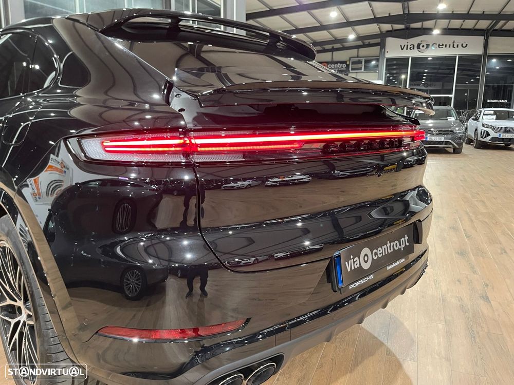 Porsche Cayenne Coupé E-Hybrid Black Edition - 22