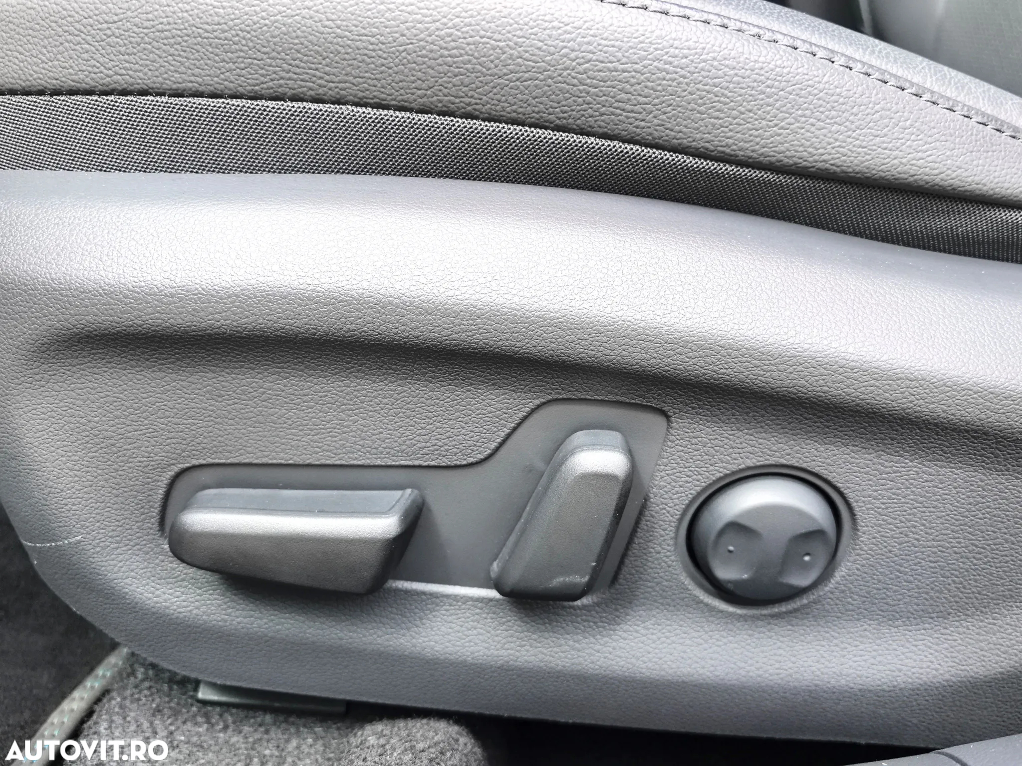 Hyundai IONIQ Plug-In Hybrid 1.6 141CP Exclusive - 16