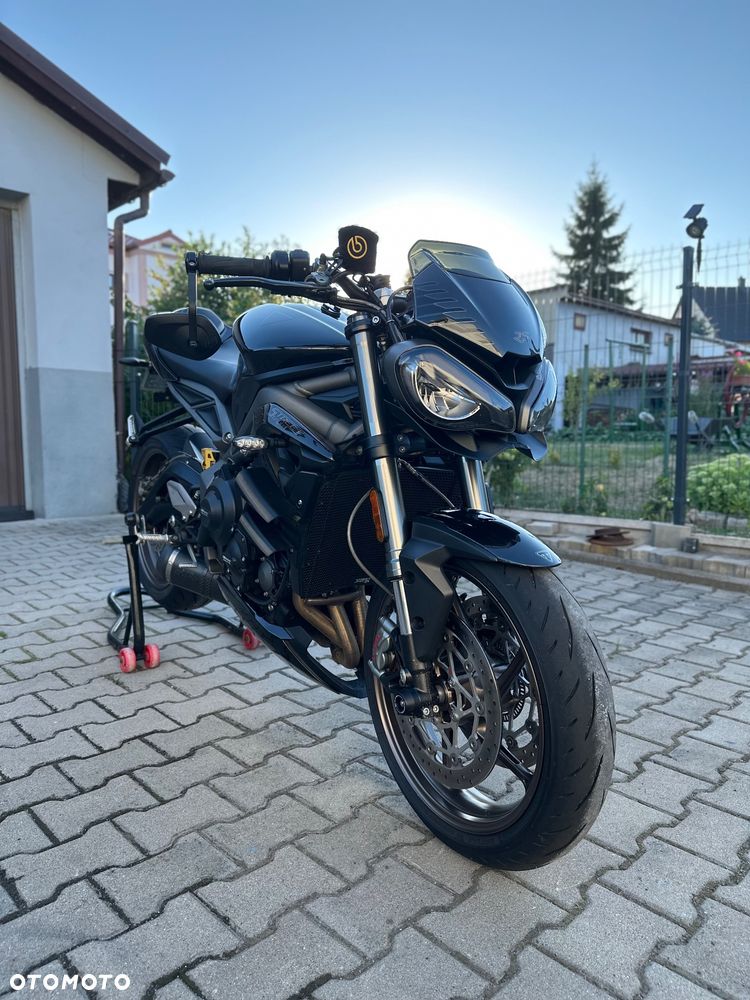 Triumph Street Triple - 12