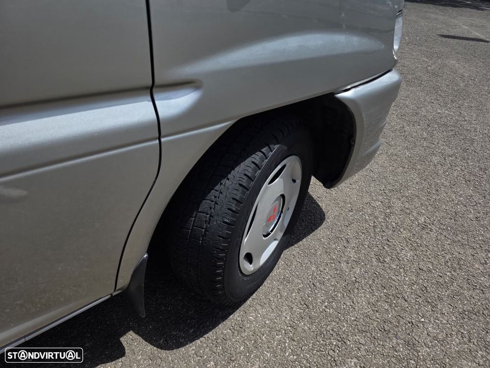 Mitsubishi Space Gear 2.5 TD GLX - 21