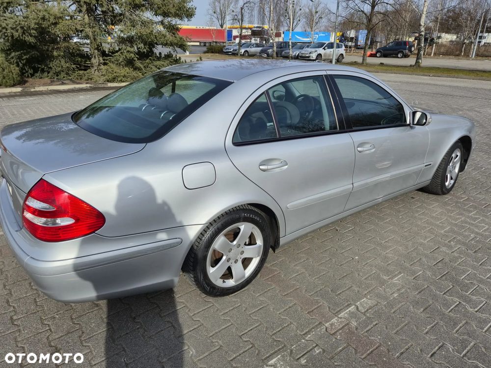 Mercedes-Benz Klasa E 240 Classic - 4