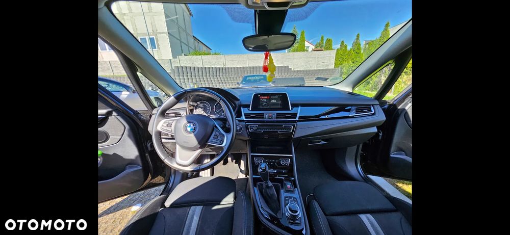 BMW Seria 2 218i - 10