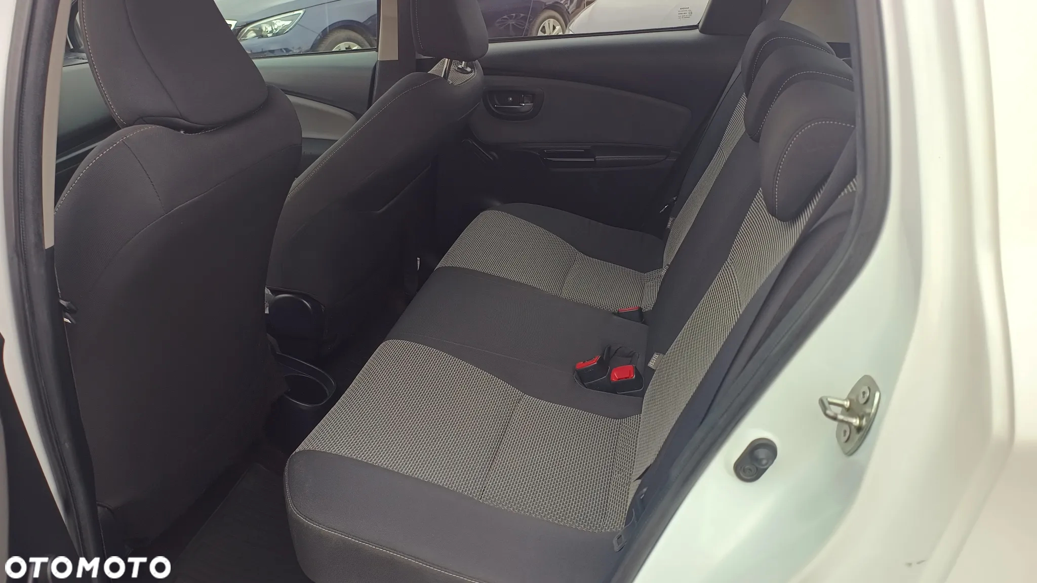 Toyota Yaris - 8