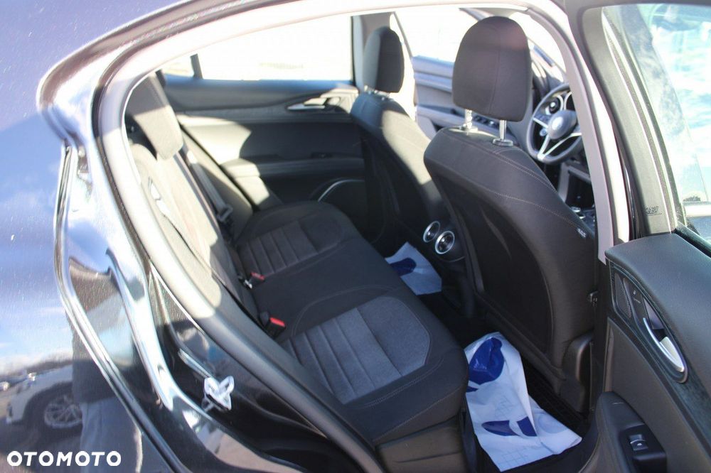 Alfa Romeo Stelvio - 30