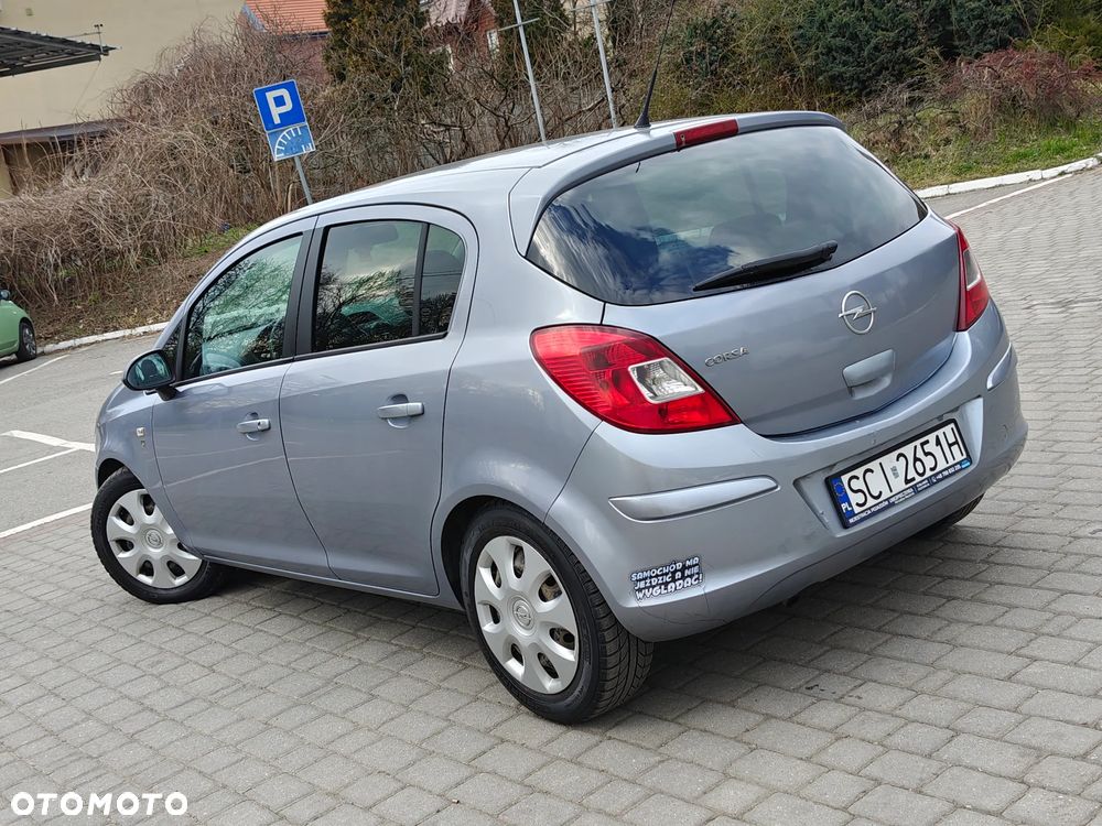 Opel Corsa 1.2 16V Cosmo - 3