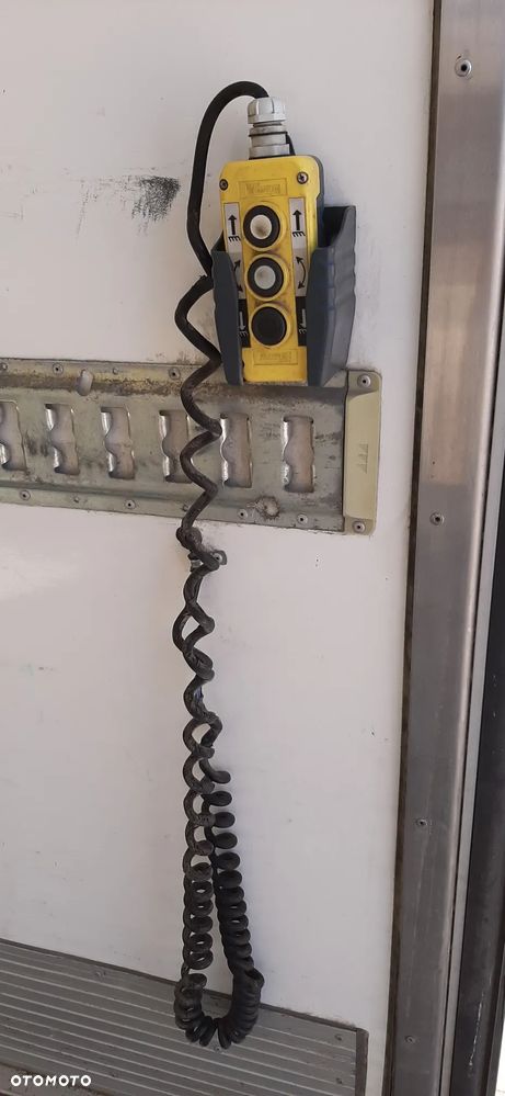 Renault D35 * KONTENER CHŁODNIA * WINDA * 3,5 DMC * 1440 km PRZEBIEGU * 12 PALET - 23