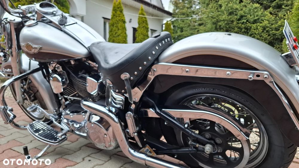 Harley-Davidson Softail Heritage Classic - 16