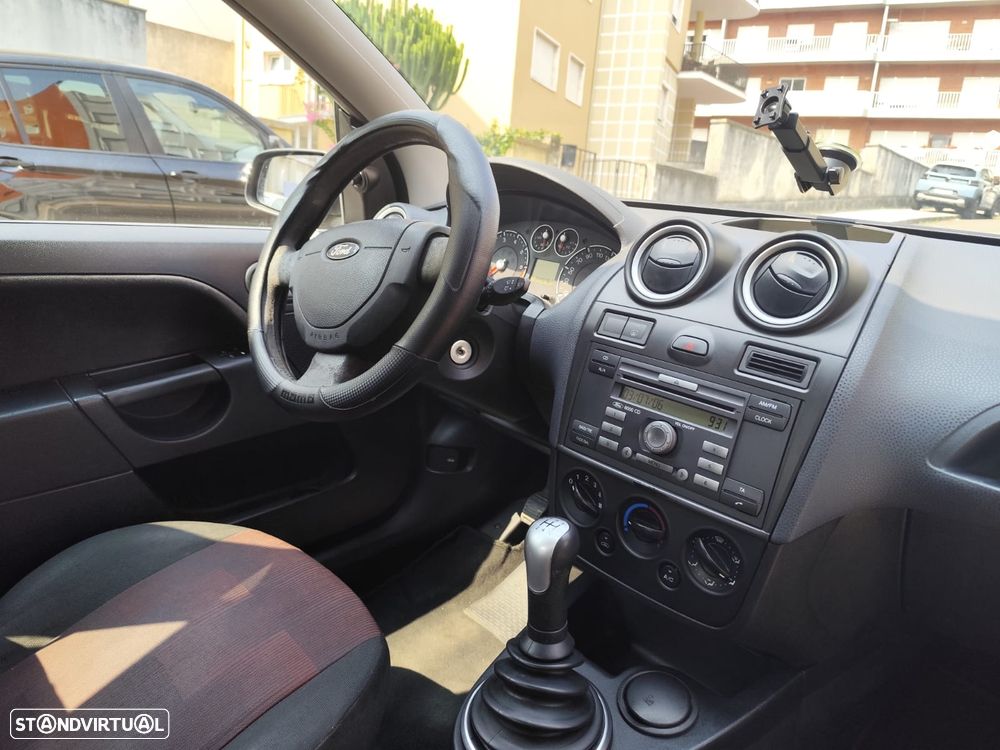 Ford Fiesta 1.25 Zetec - 10