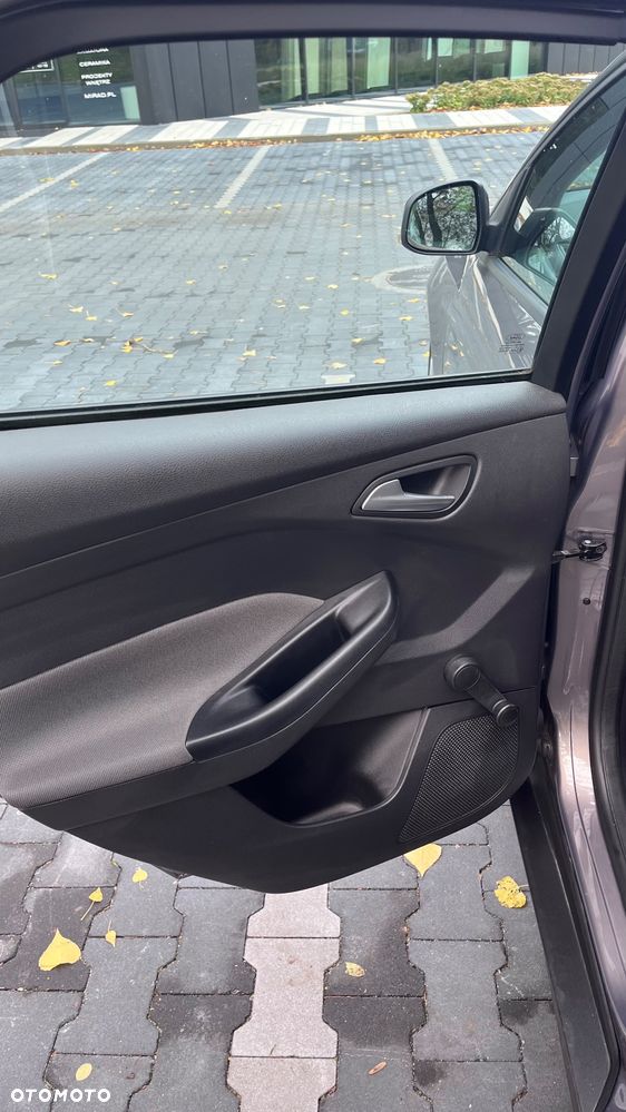 Ford Focus 1.6 Trend - 14