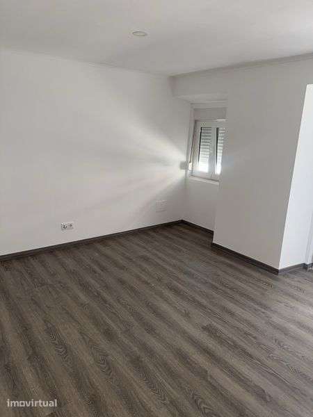 Apartamento T1 no Seixal Zona Histórica remodelado - Grande imagem: 2/9