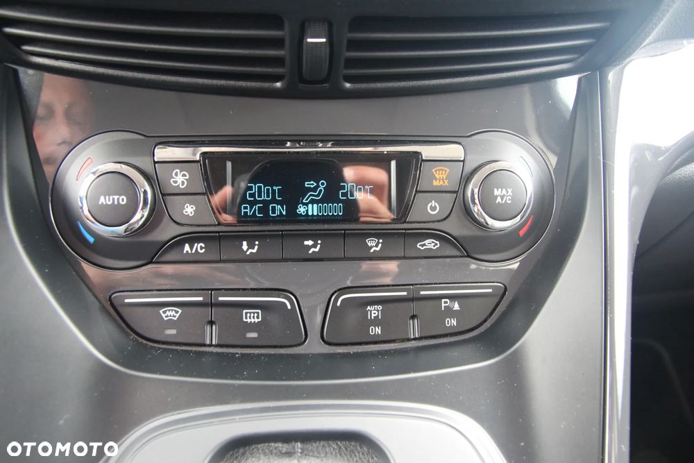 Ford Kuga 2.0 TDCi 4WD Titanium - 33
