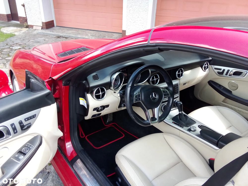 Mercedes-Benz SLK 250 (BlueEFFICIENCY) 7G-TRONIC - 9