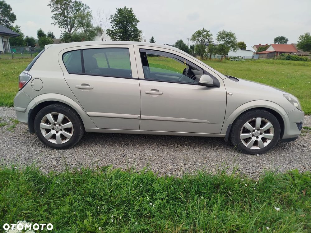 Opel Astra 1.7 CDTI Essentia - 5