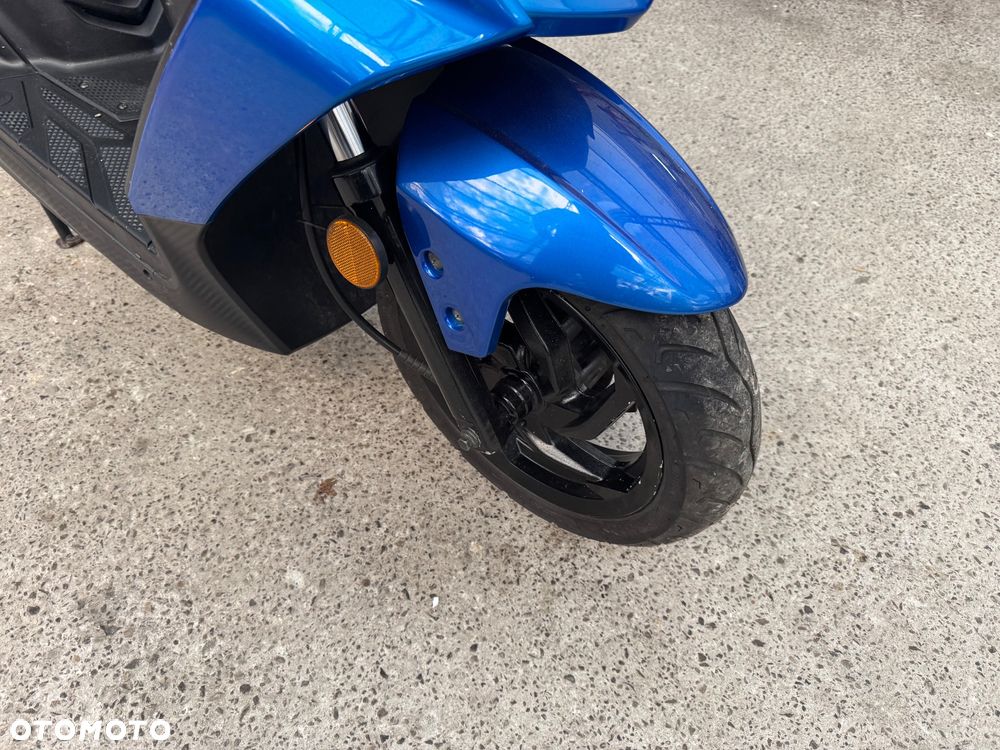 Suzuki Burgman - 12