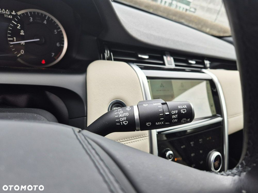 Land Rover Discovery Sport - 30