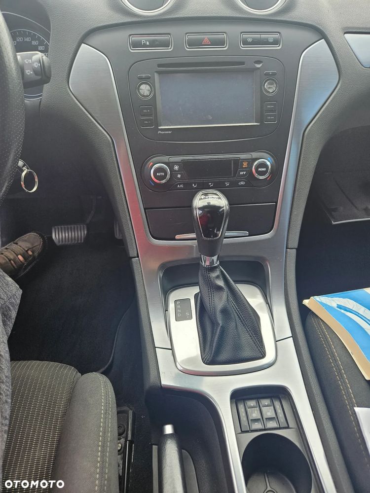 Ford Mondeo 2.0 SCTi Ghia - 9