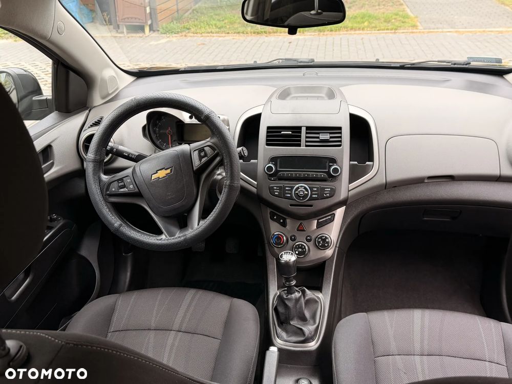Chevrolet Aveo - 12