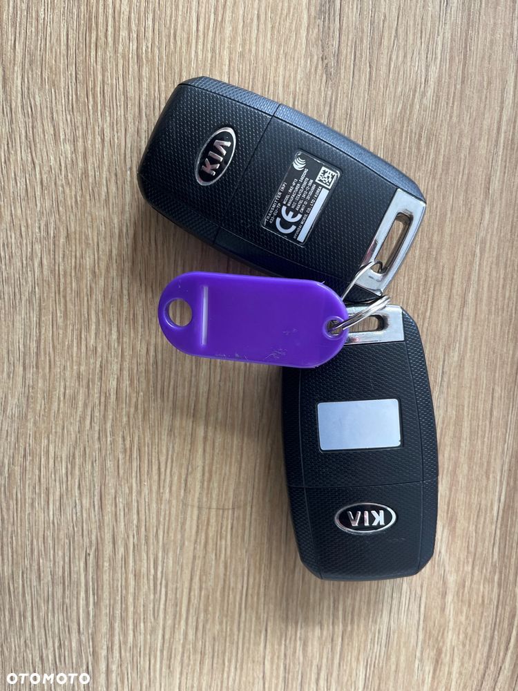 Kia Carens 1.6 GDI M - 25