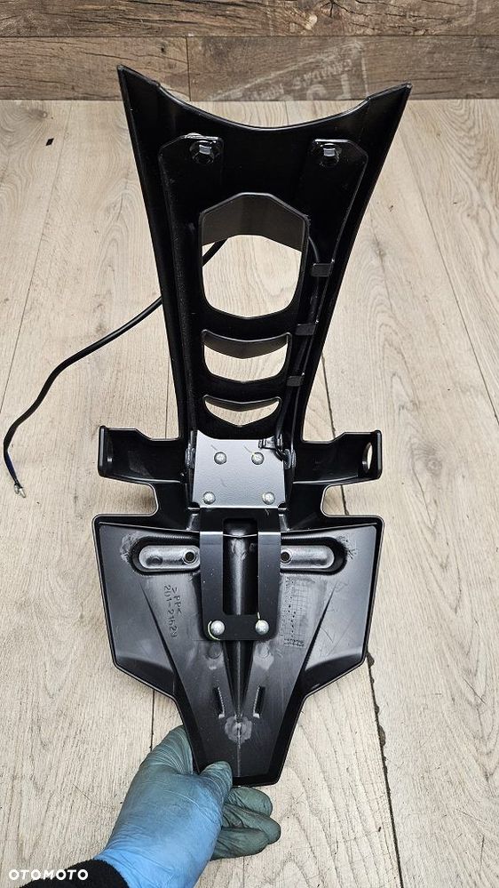 Błotnik Tył Mocowanie Tablicy Yamaha FZ1 Fazer FZ8 2D1-21629 - 12