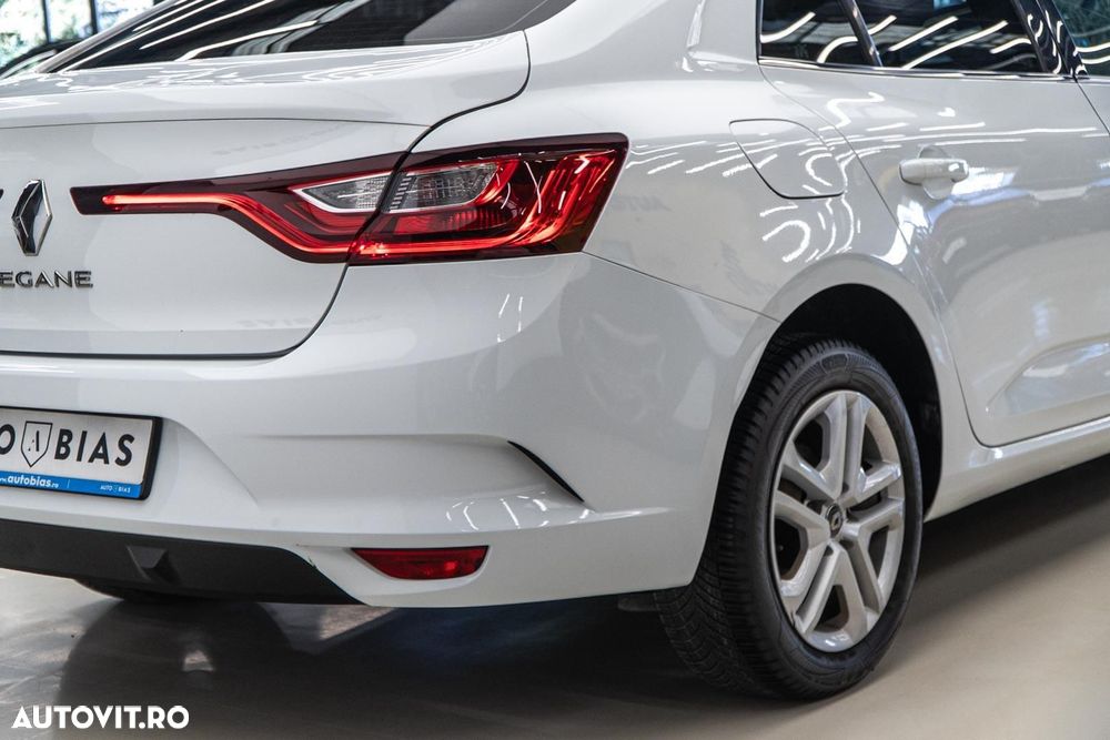 Renault Megane TCe 140 GPF EDC ZEN - 38