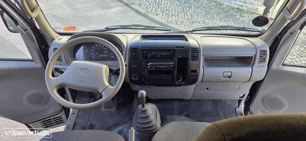 Toyota DYNA - 17