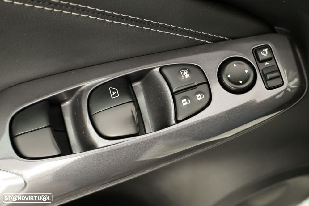 Nissan Juke 1.0 DIG-T Tekna - 19