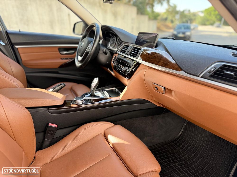 BMW 330 e iPerformance Line Luxury - 24