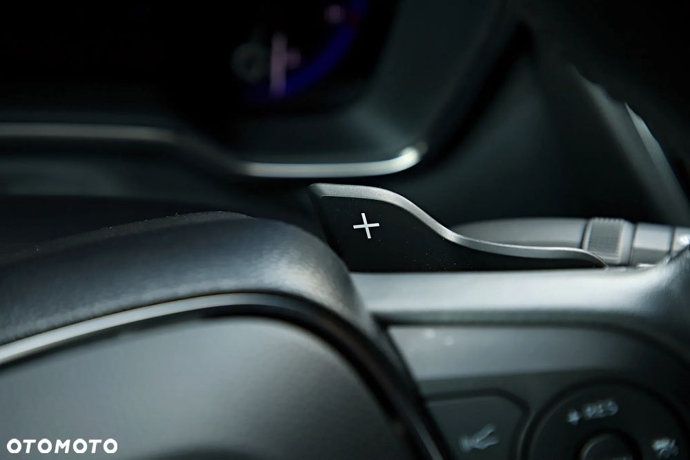 Toyota Corolla 2.0 Hybrid Executive - 34