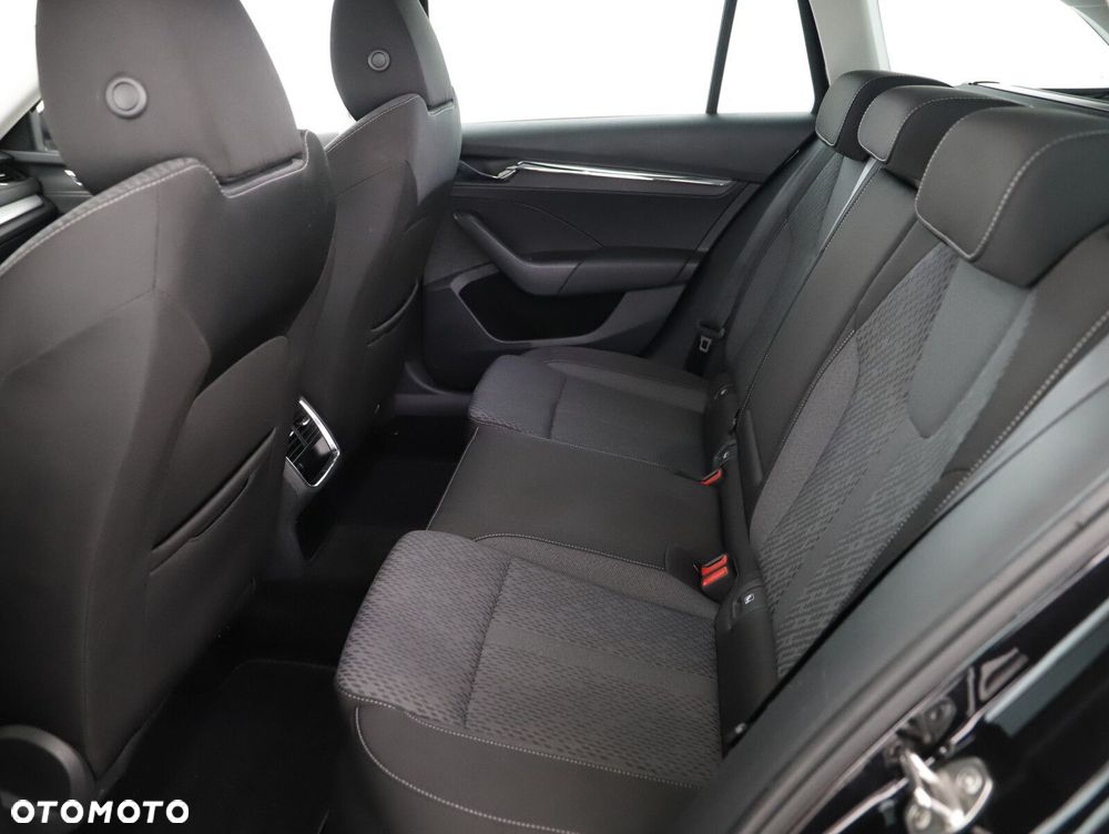 Skoda Octavia 2.0 TDI SCR Style DSG - 11